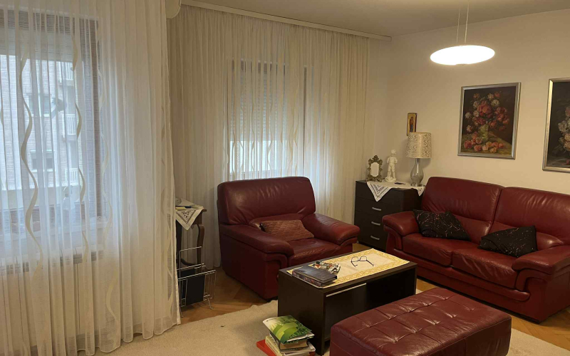 Na prodaju trosoban stan 91m2 u Bijeljini