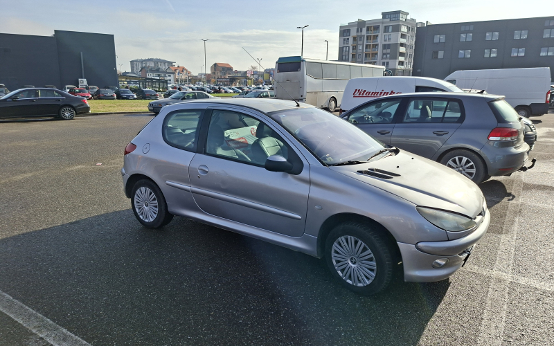 Prodajem Peugeot 206 1.9 51 KW - dizel