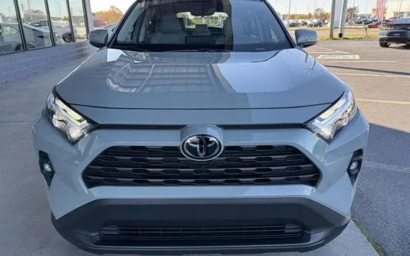 Neatly Used 2023 Toyota RAV4 XLE Premium