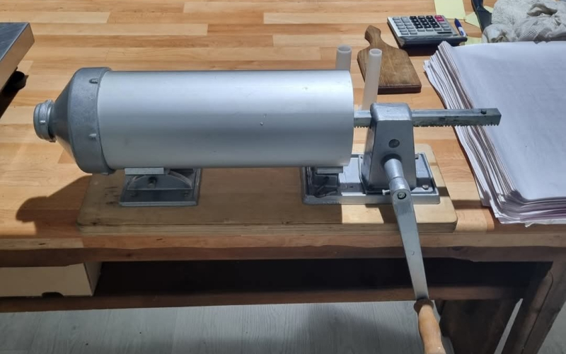 PUNILICA ZA KOBASICU