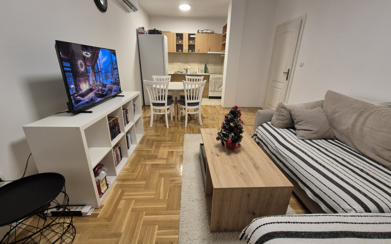 Izdajem opremljen stan Intergaj naselje 44m2