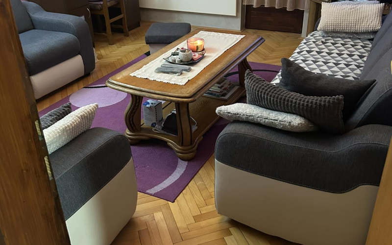 Prodajem namješten dvosoban stan u BN