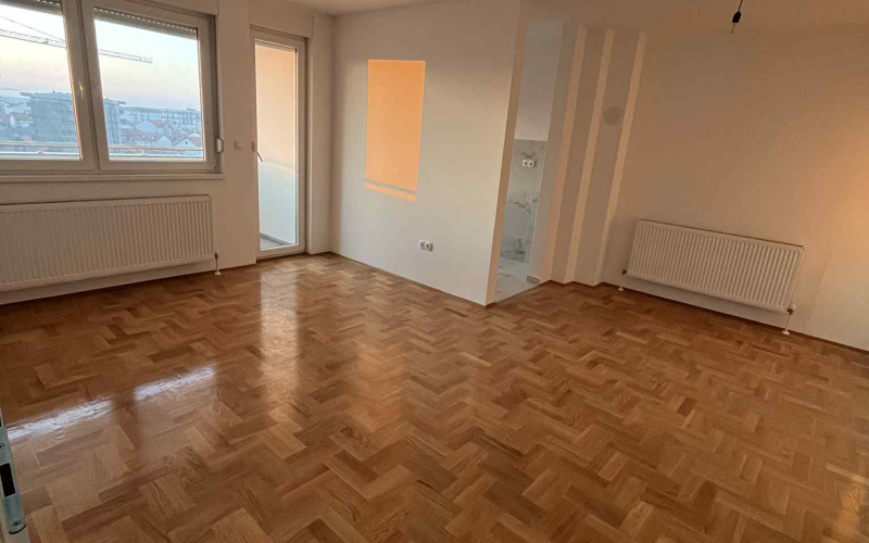 Na prodaju nov trosoban stan 65m2 u centru BN