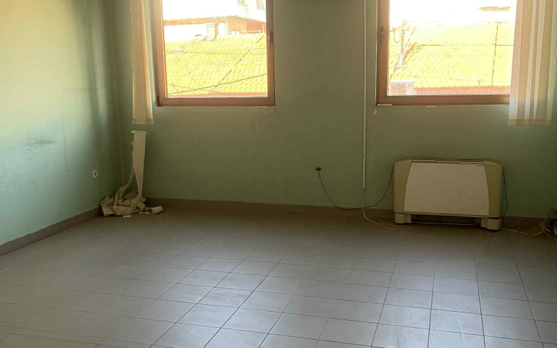 Na prodaju poslovni prostor u centru 30m2 u BN