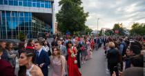 Bijeljina: Učenici Poljoprivredne i medicinske škole otvaraju sezonu maturskih proslava