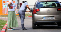 Detalji incidenta na pumpi, lopov ukrao auto u kojem se nalazila djevojčica (12)