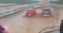 Srbija: Vozila se probijaju kroz potop (VIDEO)