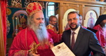 Mitropolit fotije uručio gramatu Želimiru Neškoviću i Miroslavu Kojadinoviću