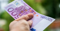 Mladencima poklonio lažnih 500 evra pa tražio kusur