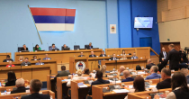 Dok građani krpe kraj s krajem, političari se čašćavaju većim platama