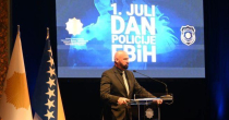 Ramo Isak odlikovao svog sina povodom Dana policije (FOTO)