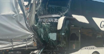 Srbija: Autobus pun turista se zakucao u kamion, ima povrijeđenih