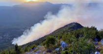 Trebinje: Helikopter jutros gasi požar, situacija teška