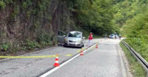 Detalji tragedije kod Foče: U padu stijene na automobil nastradala kćerka (33), otac teško povrijeđen
