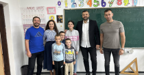 Bratunac: Odbornici RSS posjetili četiri škole i donirali pribor i lopte đacima