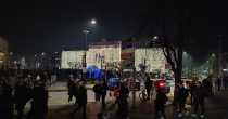 Bijeljinu obasjala praznična rasvjeta: Počeo Zimski korzo FOTO/VIDEO