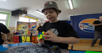 Teodor (9) za manje od 3 sekunde riješio Rubikovu kocku