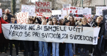 Nastavljen protest u Sarajevu; Direktor GRAS-a podnio ostavku