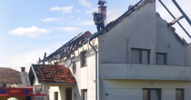 Bijeljina: Gorio krov na kući u Balatunu (FOTO)