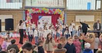 Dječiji hor "Vrapčići" raznježio Ugljevik: Više od 400 mališana pjevalo uglas