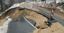 Obustavljen saobraćaj na Banj Brdu za sva vozila zbog odrona