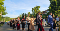 Maturanti prošetali Ugljevikom: Defile radosti, mladosti i ljepote FOTO