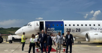 Prvi putnici promotivnog leta Tivat-Banjaluka sletili na banjalučki aerodrom