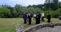 Mitropolit Fotije posjetio Majevicu: Pokrenuta inicijativa da hram u Gornjem Mačkovcu postane manastir