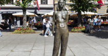 Podignuta prva statua ženi sa neizlečivim rakom dojke