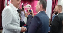 Minić objavio snimak rukovanja sa Blanušom: "I onda nama stranci pričaju o demokratiji..." (VIDEO)