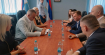 Ugljevik: Sastanak Minića i Gajića uoči polaganja kamena temeljca za novi vrtić