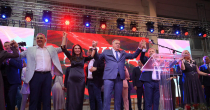 Dodik na tribini u Bijeljini: Ponosni smo na Minića i Cvijanovićevu, njihova pobjeda neupitna