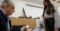 CIK BiH TRAŽI OPERATERE Za 2.000 „pomagača“ tokom izbornog dana obezbijeđeno po 310 KM