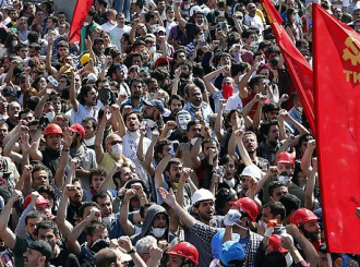 Turski premijer traži prekid protesta