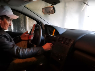 Dobio mercedesa na lutriji: Nije ga izvezao iz garaže 20 godina (VIDEO)