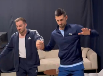 Đoković uz kolo vrši posljednje pripreme za Vimbldon (VIDEO)