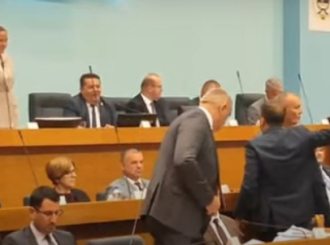 Vukanović: "Bravo, kukavice" (VIDEO)