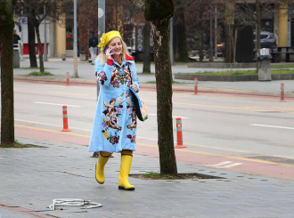 OVO IMA SMISLA Zašto hodamo dok razgovaramo na telefon
