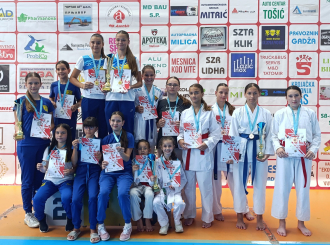 Pehari za mušku i žensku ekipu Karate kluba „UNSU“ Bijeljina na Regionalnoj karate ligi u Derventi