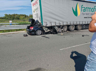 U teškoj saobraćajnoj nesreći na carinskom terminalu u Gradišci poginuo vozač