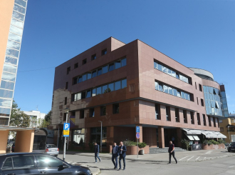 Nisu htjeli „cinkariti“ šeficu pa završili sa njom u sudnici