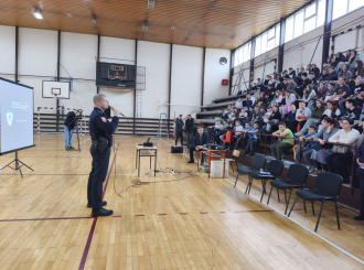 Bijeljina: Osnovci upoznati o opasnostima korištenja pirotehnike (FOTO)
