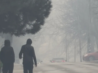 Građani Gacka pozvani da nose maske i smanje boravak na otvorenom