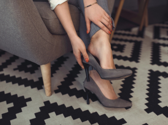 Kako cijelo veče izdržati u štiklama