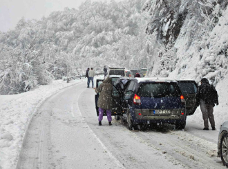 Kamioni blokirali saobraćaj preko Romanije, problemi i na Jahorini
