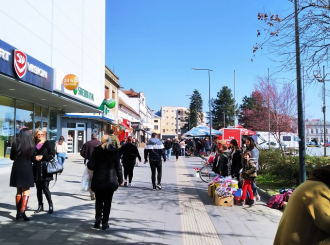 U četvrtak promjenjivo oblačno, u toku dana toplije