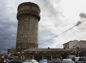 U četvrtak oblačno, vjetrovito i toplo, od podne padavine