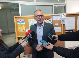 Bijeljina: Ostojić dodijelio nagrade pobjednicima konkursa Gradske boračke organizacije