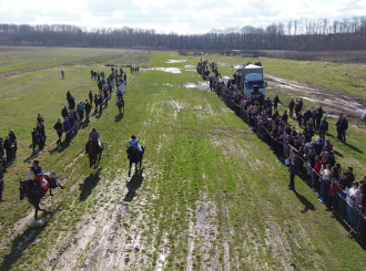 „Galopom za Zoranu“ - Održane humanitarne konjičke trke u Bijeljini