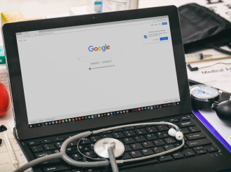 Fenomen "Dr Gugl" u Srpskoj: 73,5 odsto građana dijagnozu prvo traži na internetu